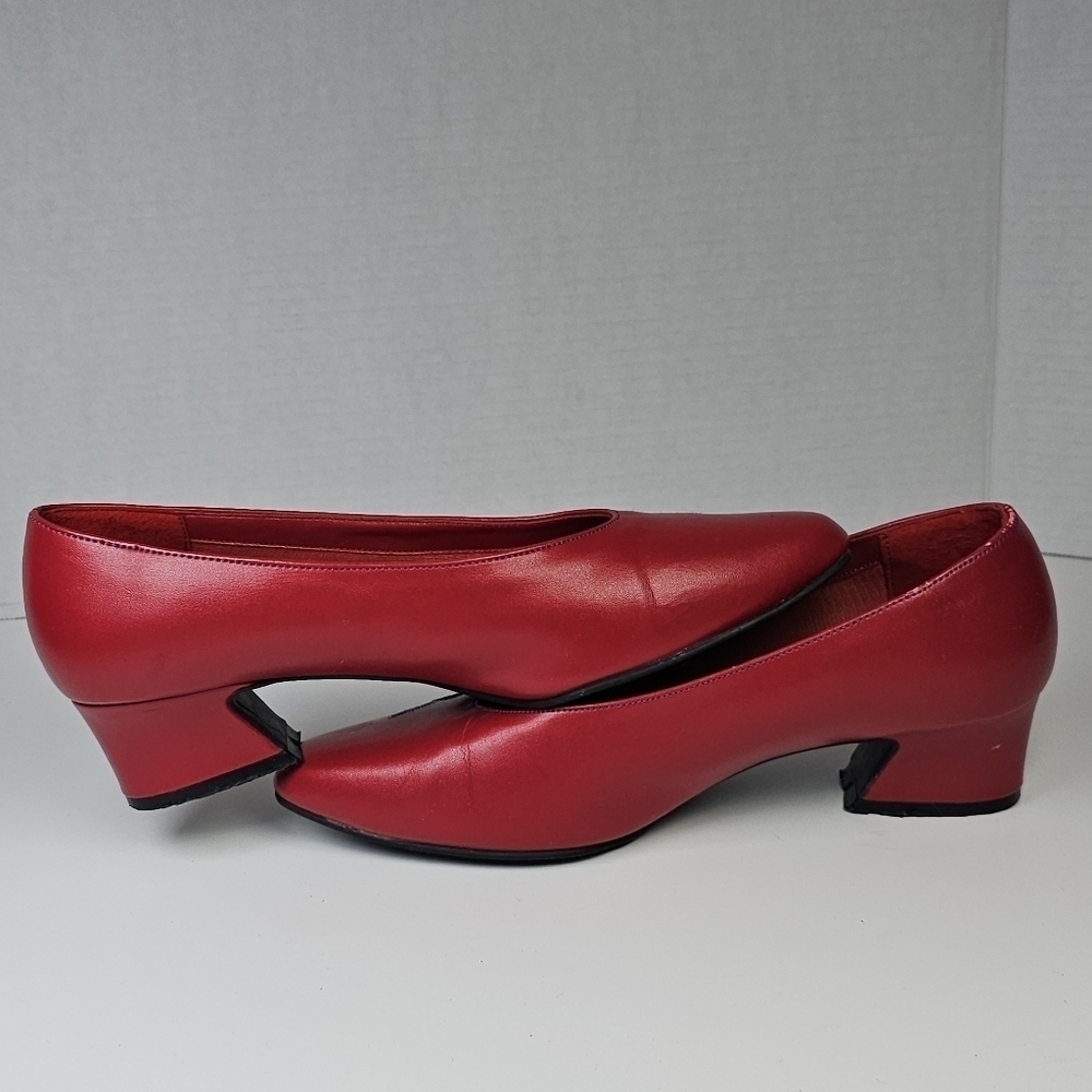 Vintage Allyson Whitmore Red Pumps with Purple Hat Design - Picture 6 of 10